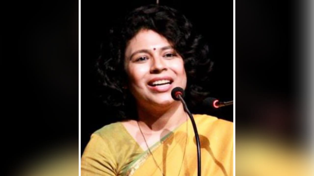 डीएम दुर्गा शक्ति के पति आईएएस अभिषेक सिंह का इस्‍तीफा हुआ मंजूर, जौनपुर से लोकसभा चुनाव लड़ने की चर्चा !