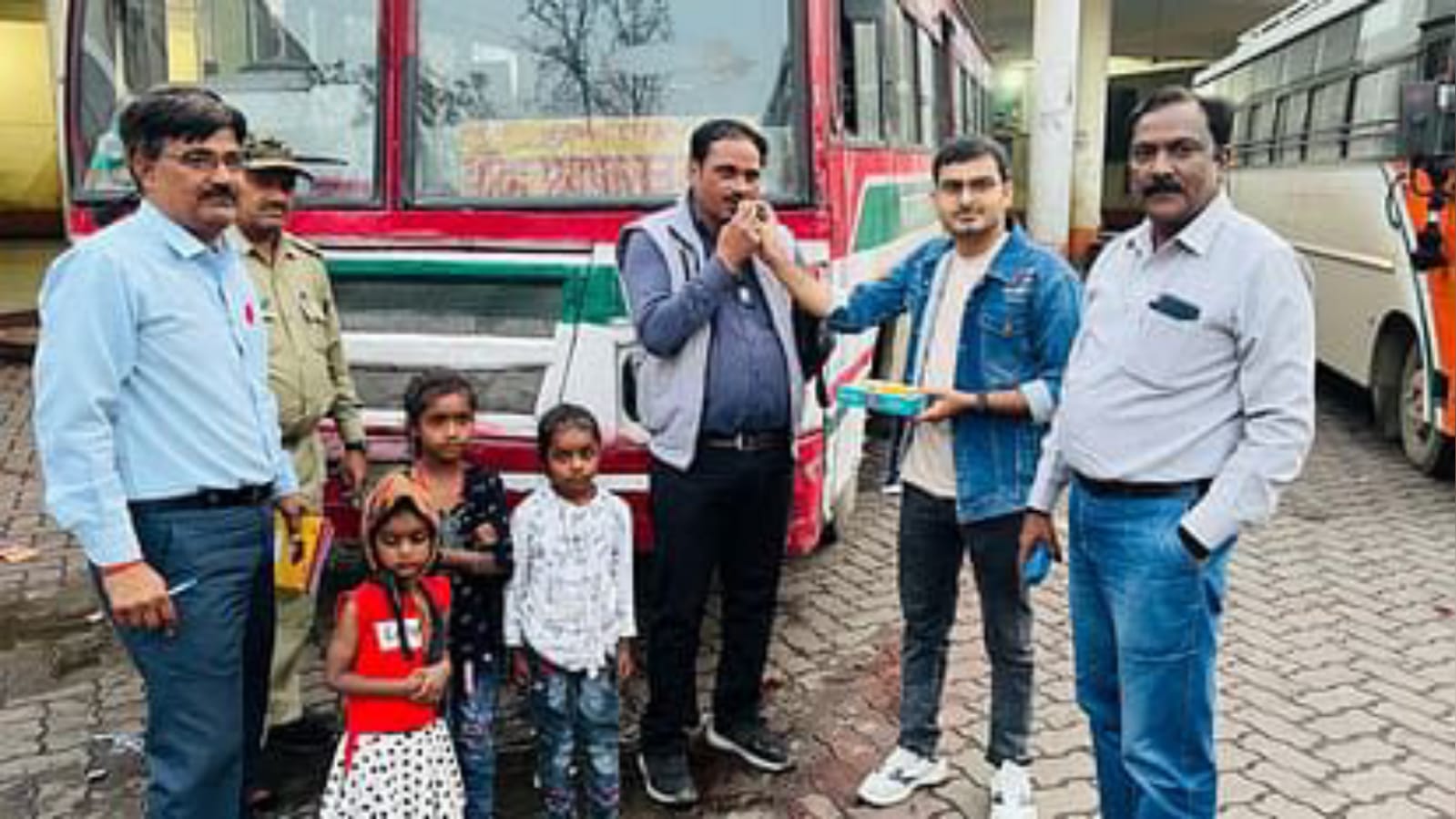 गजब : एंबुलेंस बनी रोडवेज बस, नर्स बनीं बस में सवार महिलाएं, प्रसव करा पहुंचाया गया अस्पताल