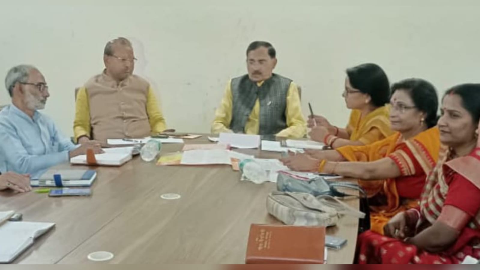 भाजपा में बैठक और रणनीति की पतंगबाजी: कितनी दिलायेगा कामयाबी ?
