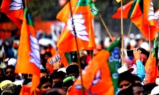 लोकसभा चुनाव : हमीरपुर-महोबा-तिंदवारी सीट से तीसरी बार भाजपा ने पुष्पेंद्र सिंह चंदेल पर जताया भरोसा