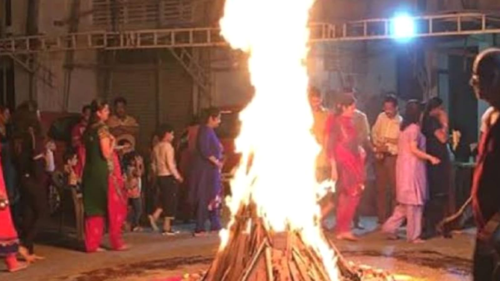 होली पर विशेष: नवाब ने जलवाई थी बांदा में पहली बार होली