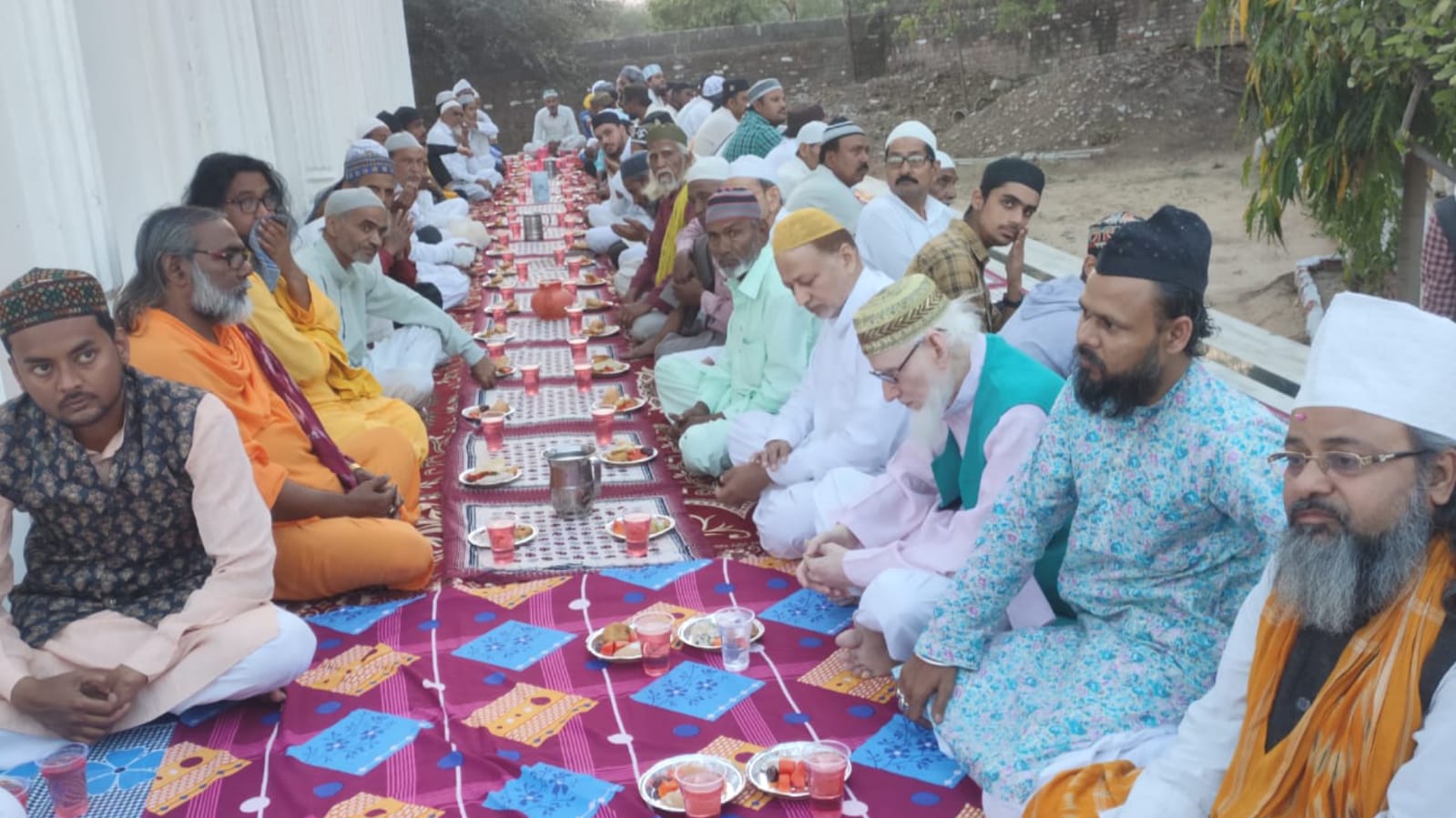 बांदा में मझला रोजा के साथ इफ्तार पार्टियों नें पकड़ा जोर