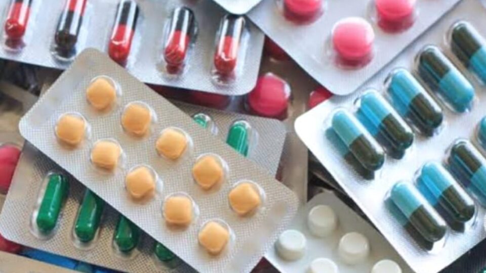 गजब है खेल : दवा के नमूने फेल, आठ के खिलाफ मुकदमा दर्ज