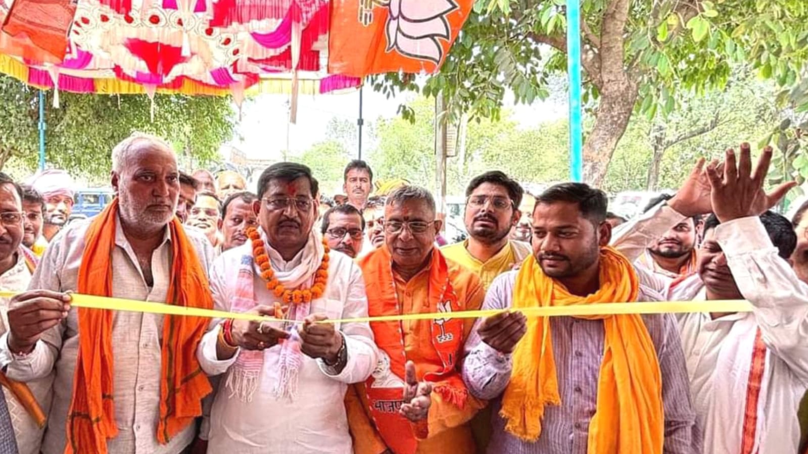 मंत्री रामकेश प्रत्याशी पुष्पेन्द्र सिंह के बन गये "खेवनहार", खिला देंगे "पुष्पेन्द्र का पुष्प" !