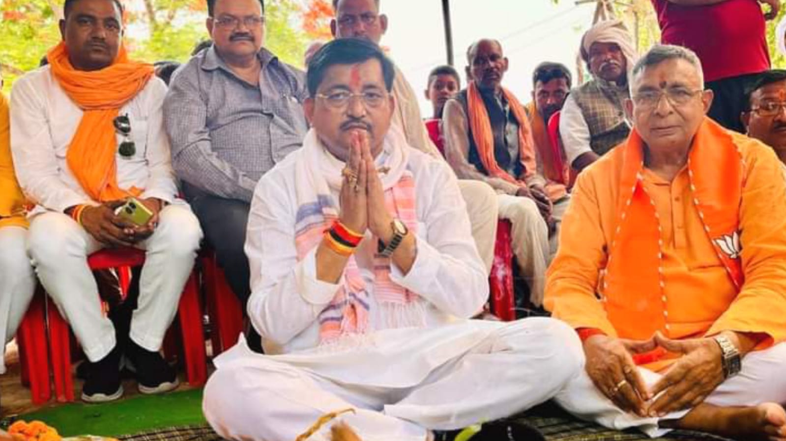 मंत्री रामकेश प्रत्याशी पुष्पेन्द्र सिंह के बन गये "खेवनहार", खिला देंगे "पुष्पेन्द्र का पुष्प" !