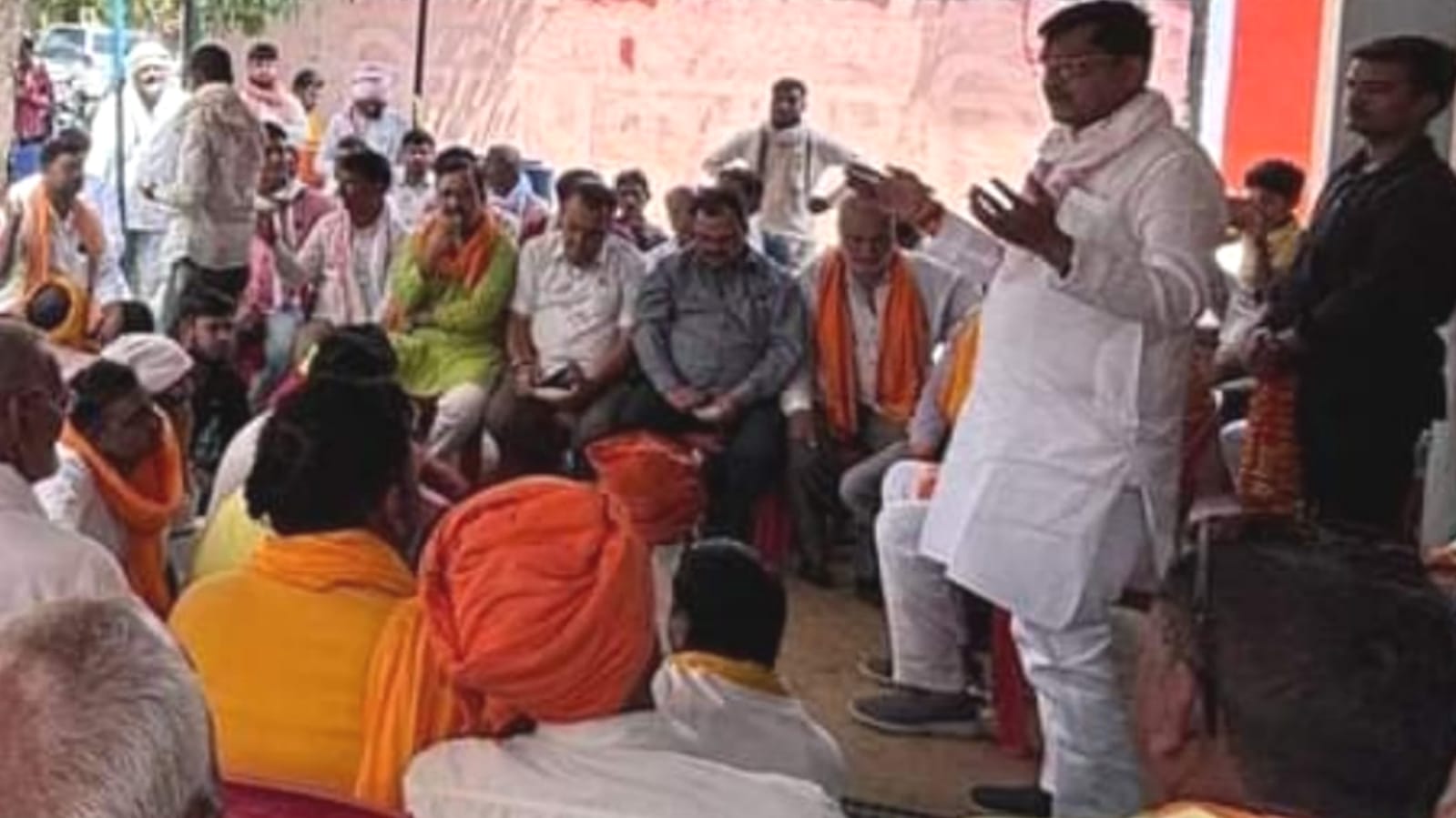 मंत्री रामकेश प्रत्याशी पुष्पेन्द्र सिंह के बन गये "खेवनहार", खिला देंगे "पुष्पेन्द्र का पुष्प" !