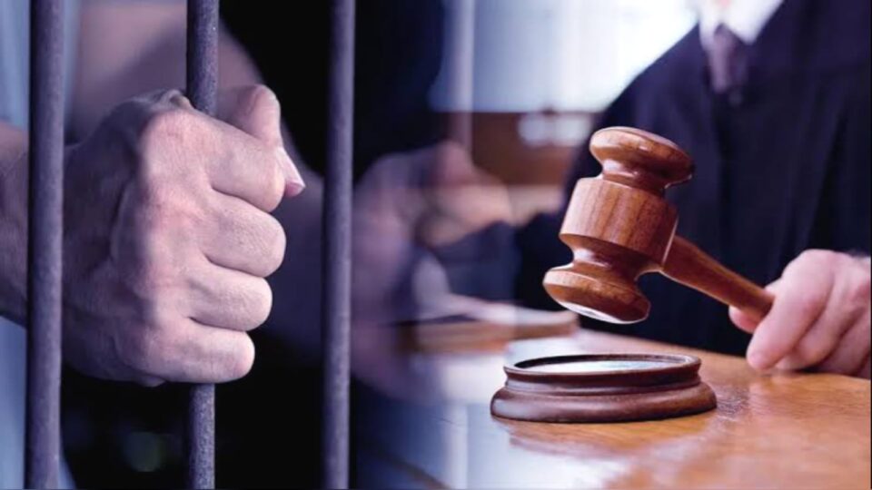 पत्नी की हत्या में पति को हुई आजीवन कारावास: परिजनों को फंसाने की रची थी साजिश
