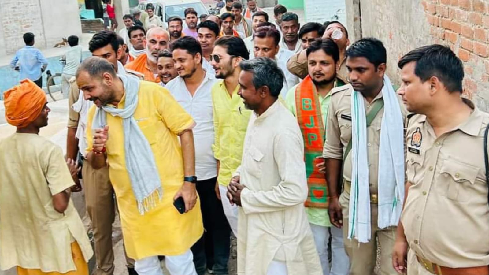 विधायक प्रकाश डोर टू डोर भाजपा को दे रहे क्षेत्र में ऊंचाई : कमल खिलाने की बारी आई