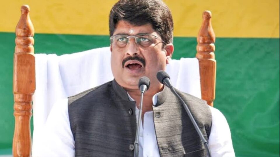 राजा भैया ने लोकसभा चुनाव से पहले कर दिया बड़ा खेल: किसी भी पार्टी का समर्थन नहीं देगी जनसत्ता दल