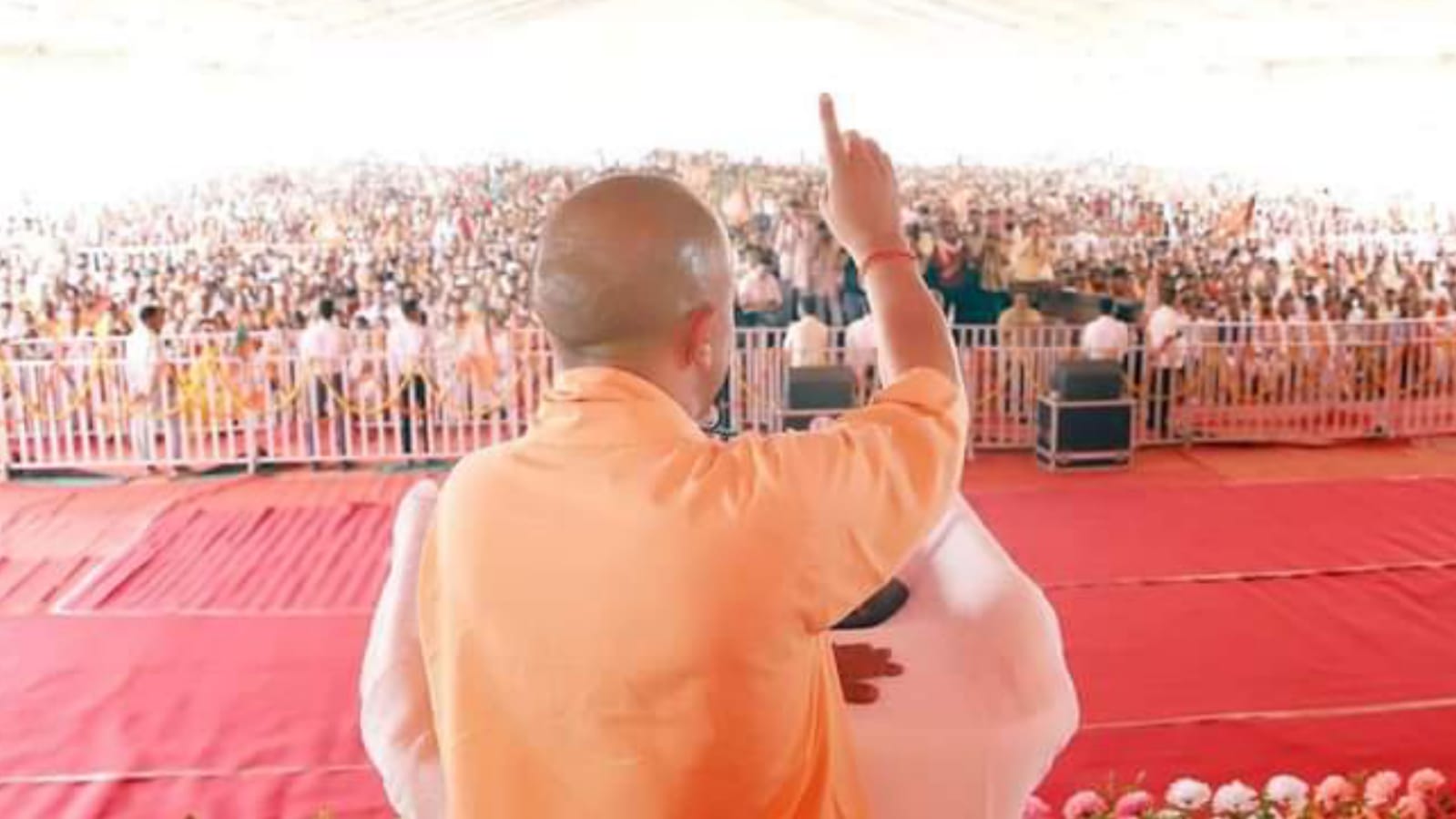 सीएम योगी नें वीर रस में दिया चुनावी भाषण: विपक्ष सहित पाक पर भी दागे शब्द बम