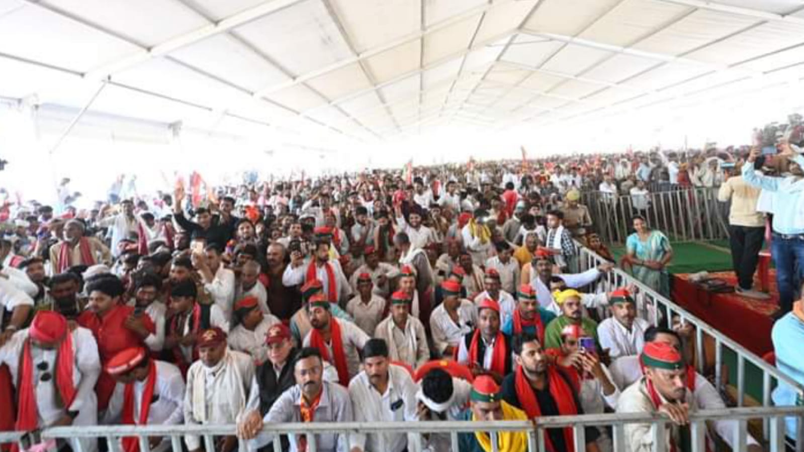 अखिलेश यादव बोले: बुंदेलखंड भाजपा को कोई भी सीट नहीं देगा, संविधान पर मंडरा रहा खतरा