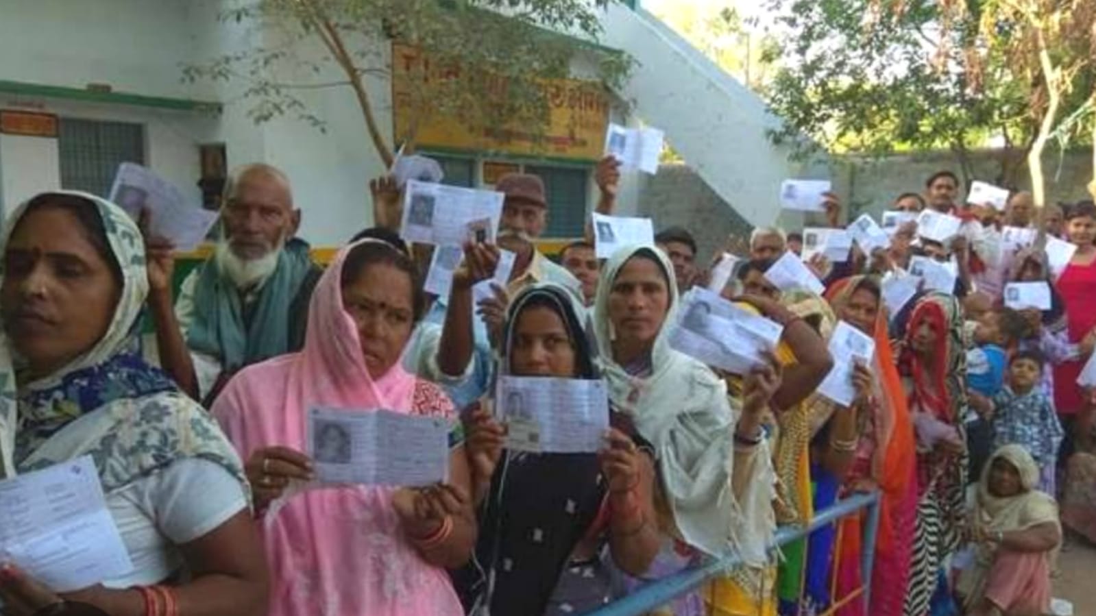 लोकसभा चुनाव : बांदा जनपद में बनाये गये 831 मतदान केंद्र