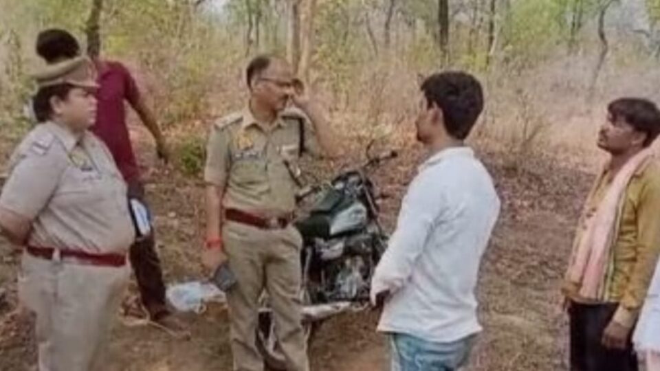 आंखों में डाला मिर्च पाउडर, साढ़े तीन लाख की लूट: सामान खरीदने जा रहे थे सतना