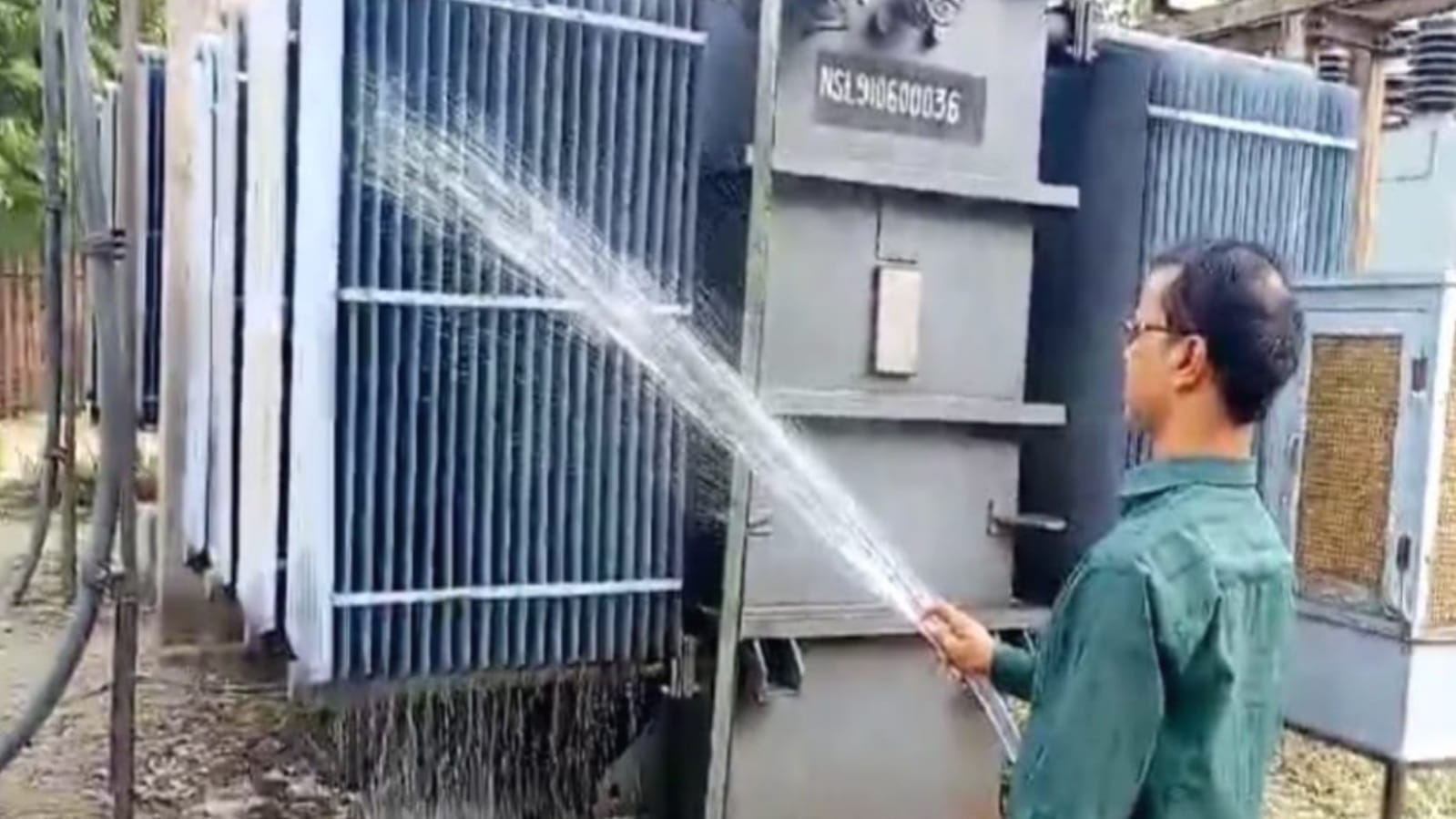 बांदा में तापमान पचास प्लस : बिजली विभाग ले रहा पानी एवं कूलर की मदद