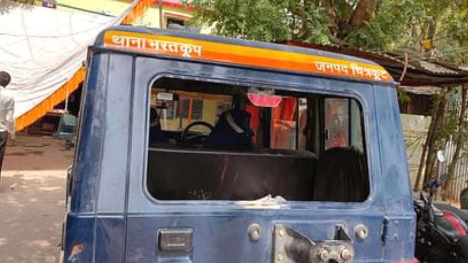डीजे बंद कराने गई पुलिस पर हमला: थाना प्रभारी सहित सात घायल, 38 ग्रामीणों पर रिपोर्ट दर्ज, 13 गिरफ्तार