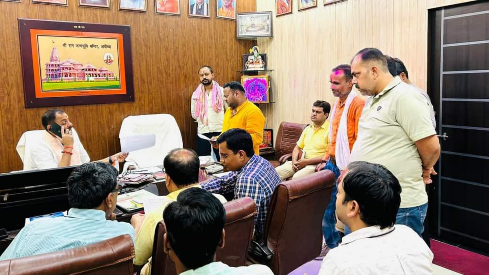 विधायक प्रकाश नें बिजली अफसरों की ली आपात बैठक : लिया क्लास और लगाई फटकार