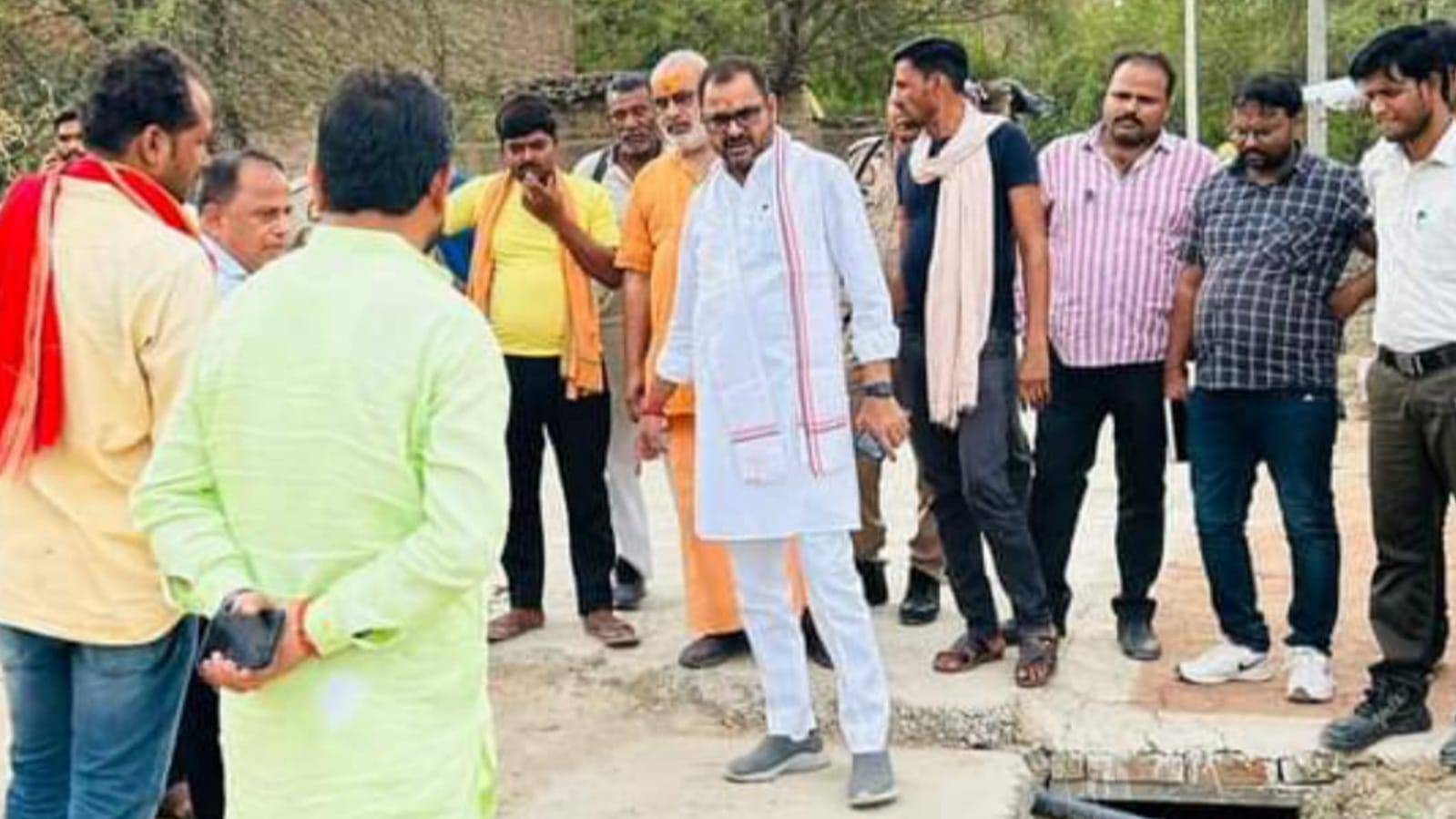 विधायक प्रकाश द्वारा विकास कार्यों का औचक निरीक्षण: परखी गुणवत्ता, दिये निर्देश