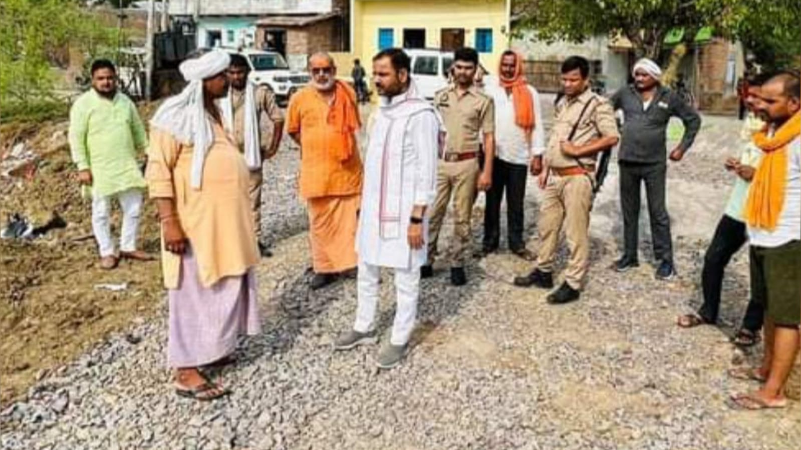 विधायक प्रकाश द्वारा विकास कार्यों का औचक निरीक्षण: परखी गुणवत्ता, दिये निर्देश