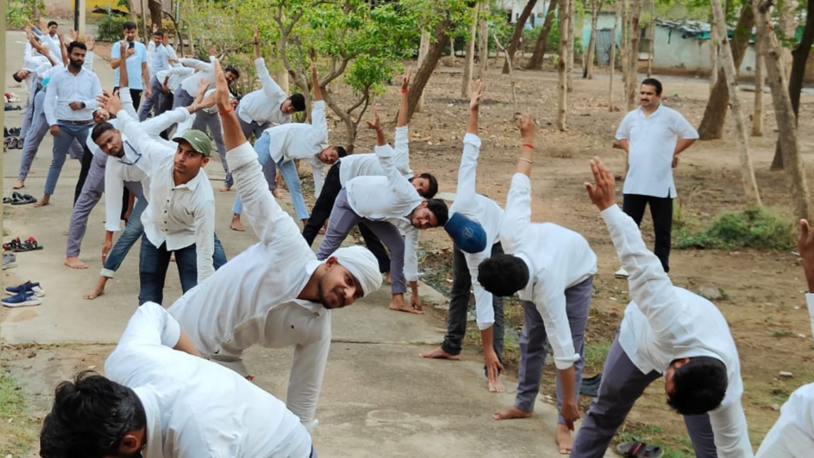 जिला परिषद कृषि महाविद्यालय में योग दिवस बना आकर्षण का केंद्र