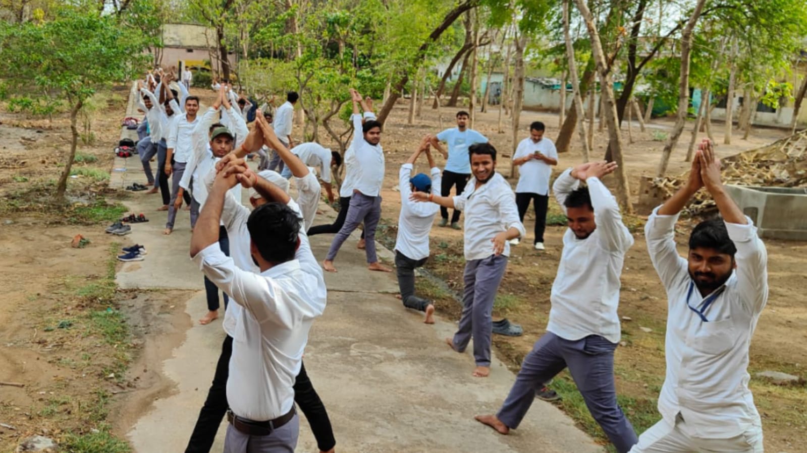 जिला परिषद कृषि महाविद्यालय में योग दिवस बना आकर्षण का केंद्र