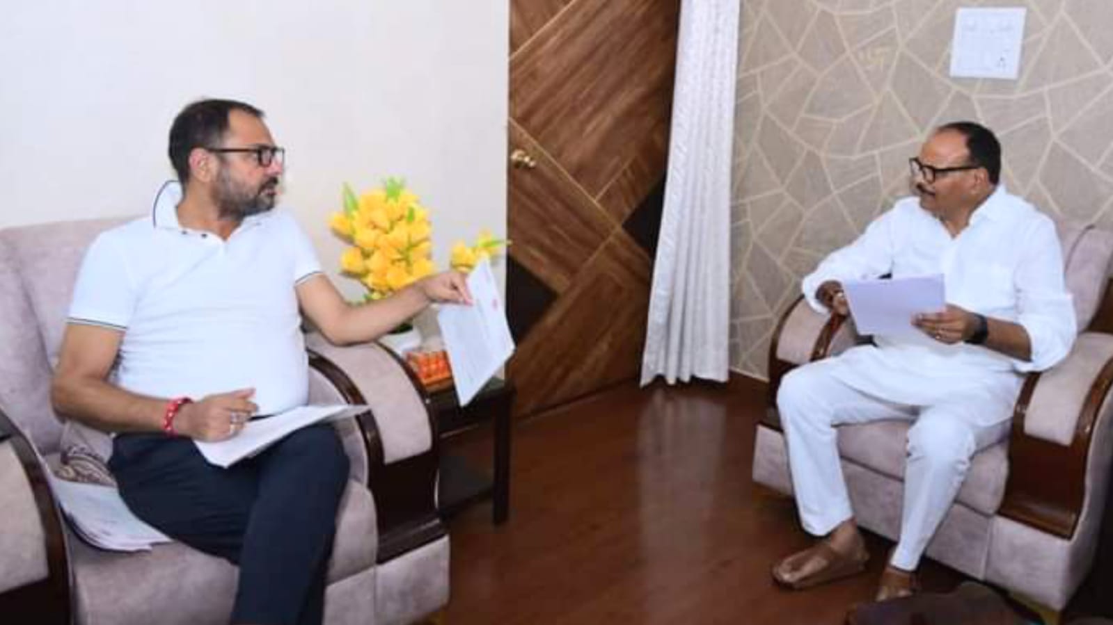 विधायक प्रकाश ने स्वास्थ मंत्री को मेडिकल कालेज सहित स्वास्थ सेवाओं की बताई कमियां