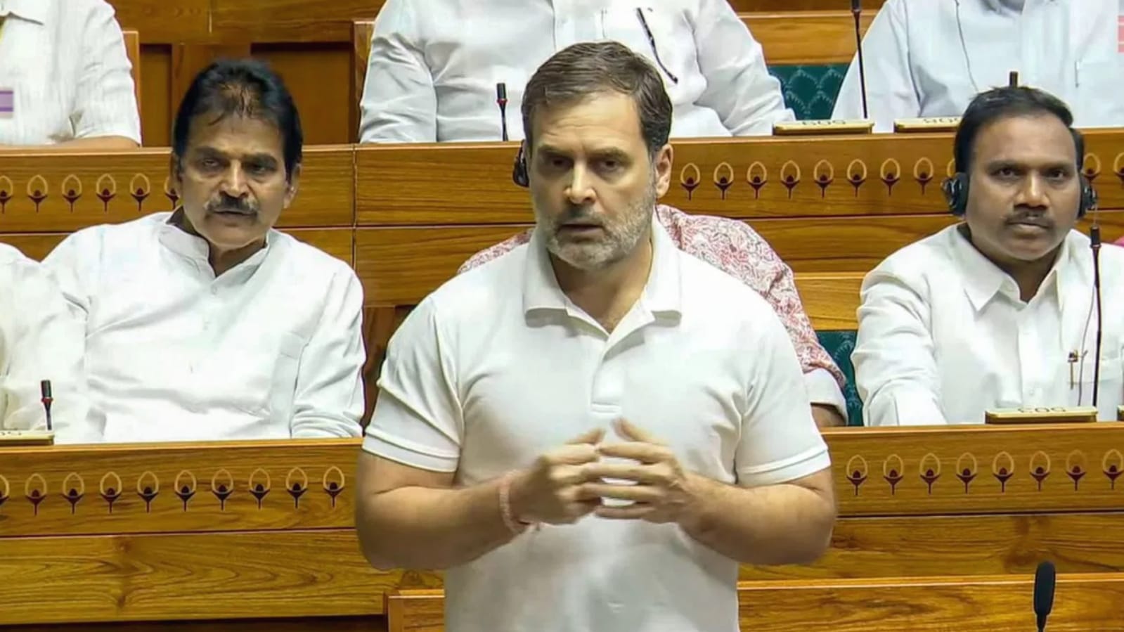 सदन पहुंचा नीट पेपर लीक मामला: राहुल गांधी ने सरकार पर किया नॉन-स्टॉप हमला, माइक बंद होने का लगाया आरोप