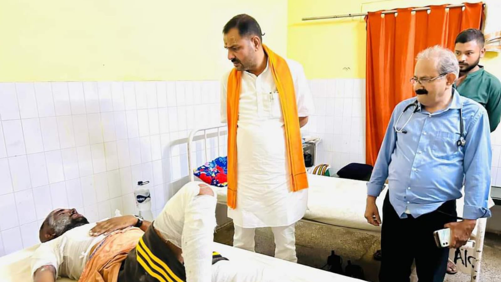 विधायक प्रकाश नें जिला अस्पताल का किया औचक निरीक्षण: मच गई हलचल