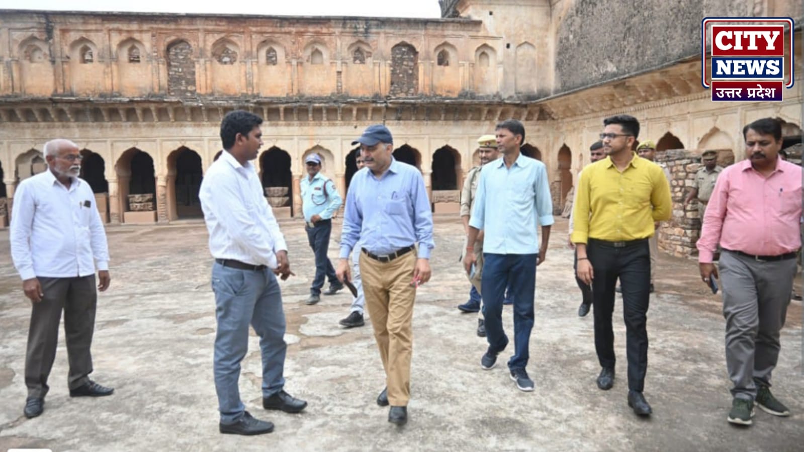 डीएम नगेन्द्र प्रताप द्वारा ऐतिहासिक पर्यटक धरोहरों का निरीक्षण: विकास कार्यों में तेजी के निर्देश