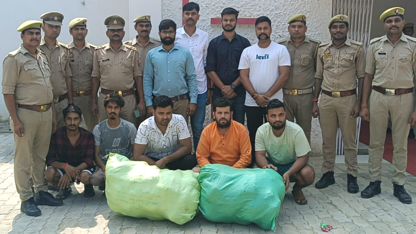 पुलिस का गुड वर्क : ओडिशा से लाया जा रहा 11 लाख का गांजा बरामद, पांच गिरफ्तार