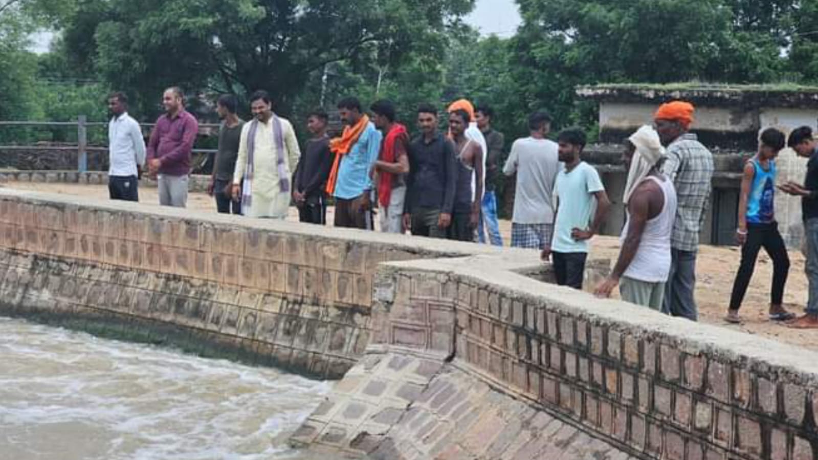 जिला पंचायत अध्यक्ष सुनील द्वारा नहर एवं पंप कैनाल का निरीक्षण: सिंचाई दुरुस्ती के निर्देश