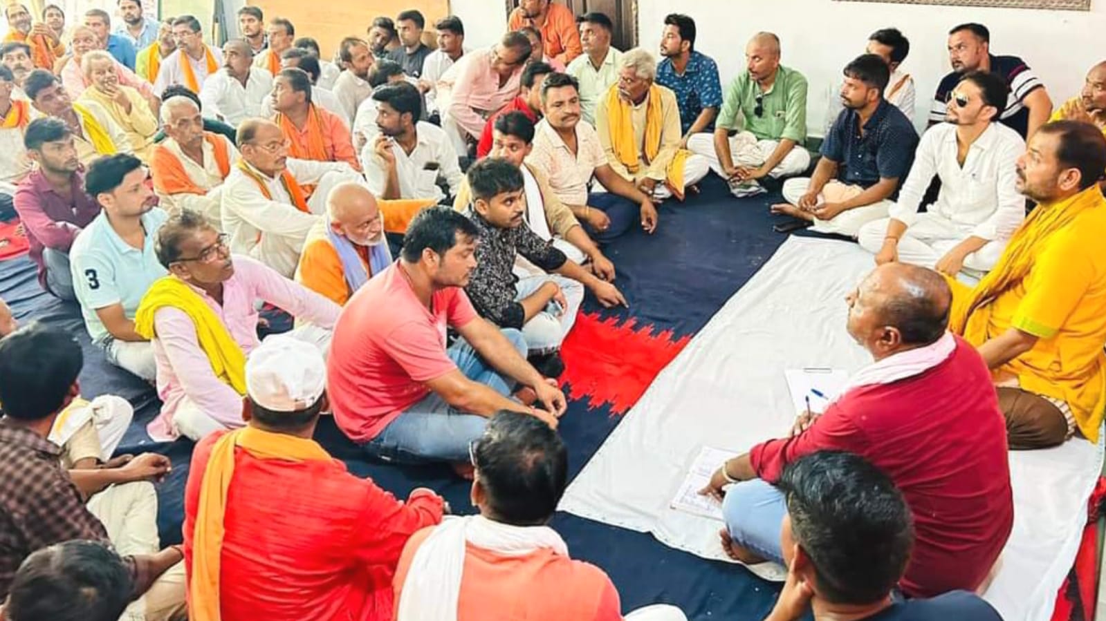 विधायक प्रकाश नें पार्टी की मजबूती के लिये बूथ स्तर पर की ओवर हालिंग: पढ़ाया पाठ