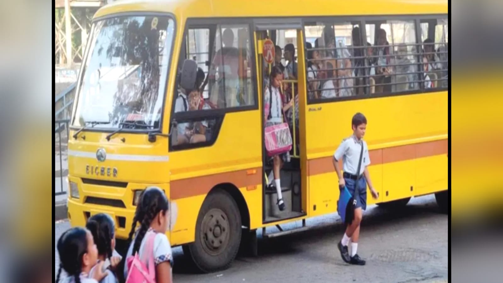 परिवहन विभाग का चला चाबुक : बिना फिटनेस दौड़ रहे 32 स्कूली वाहनों का पंजीयन हुआ निरस्त