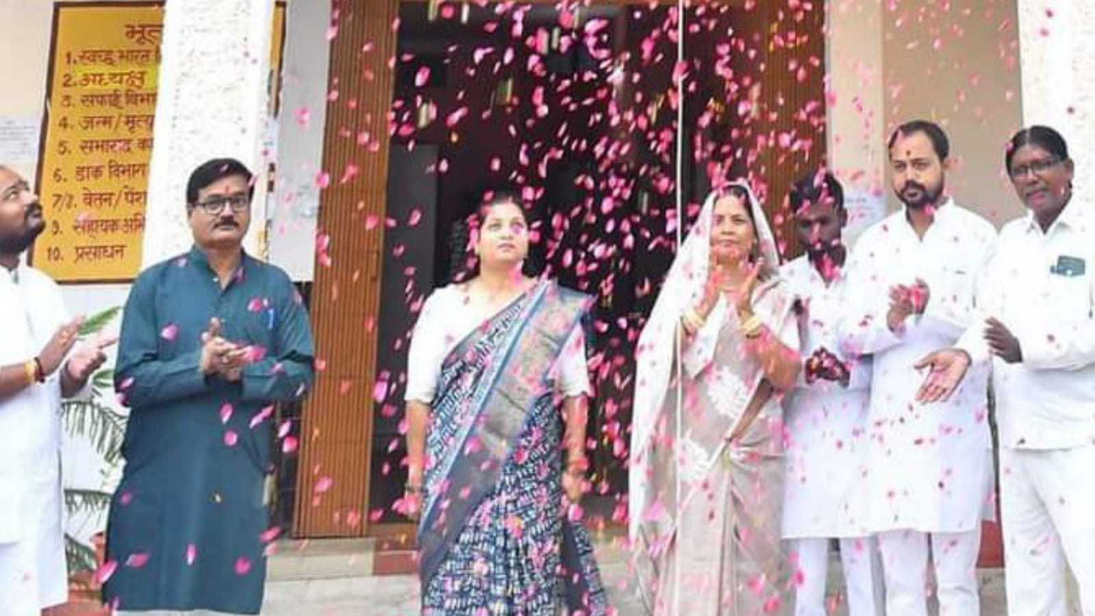 पालिका अध्यक्ष मालती बासू नें अनूठे ढंग से मनाया स्वाधीनता दिवस: अंकित भी हुये चर्चित