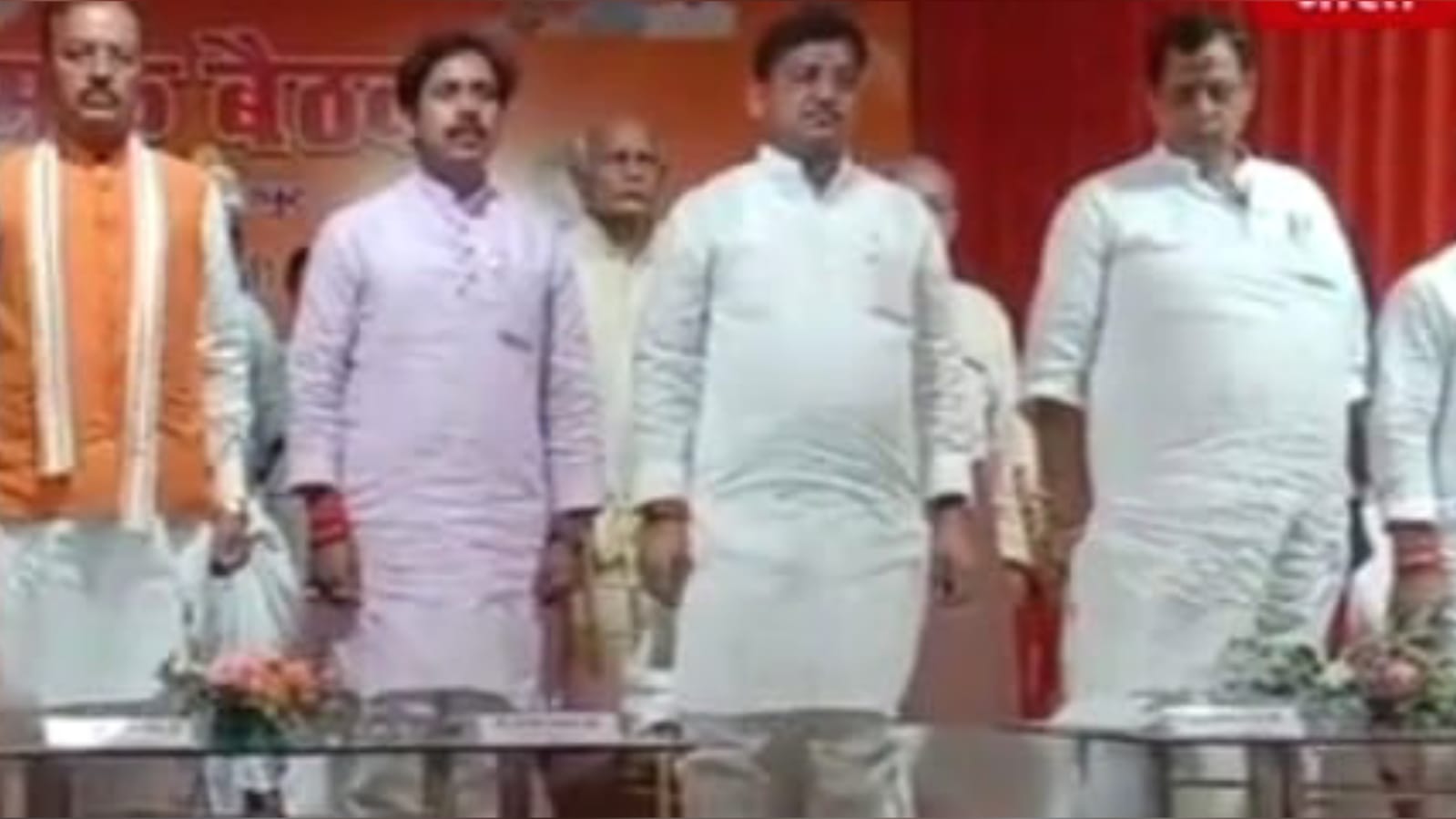 केशव मौर्य नें लिया यू टर्न: मंत्री रामकेश हुये अति प्रसन्न, बजाई ताली
