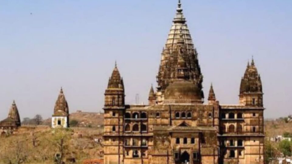 बुंदेलखंड में है रहस्यमयी किला: गुफा में दो शिवलिगों के होते हैं एक साथ दर्शन