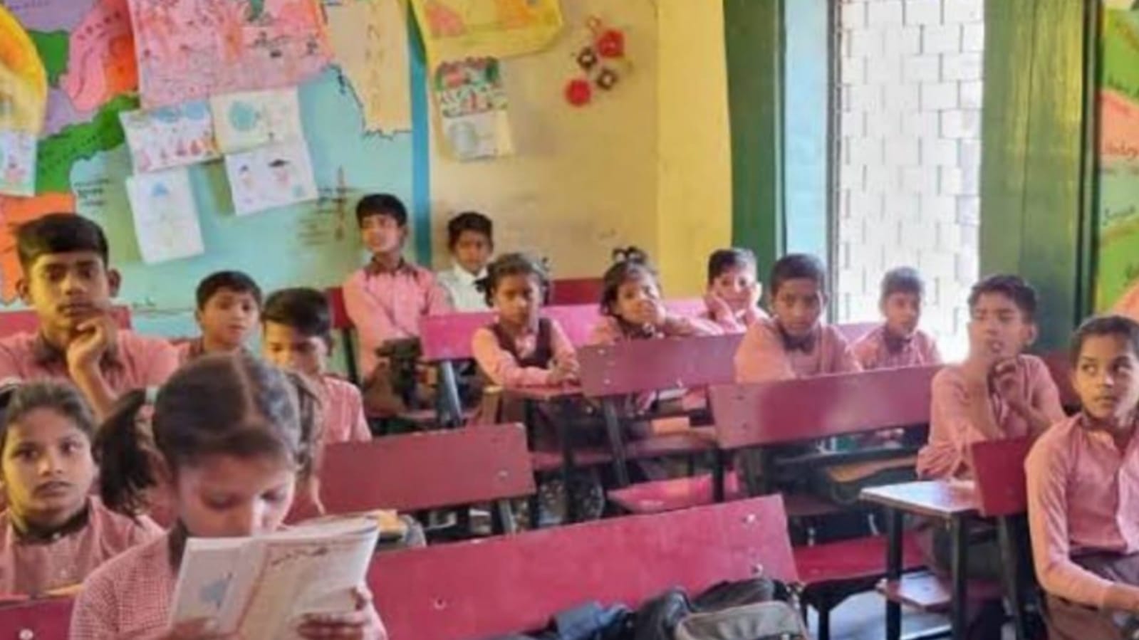 परिषदीय विद्यालयों में अंधेरा कायम है: 29 लाख जमा फिर भी नहीं पहुंची बिजली