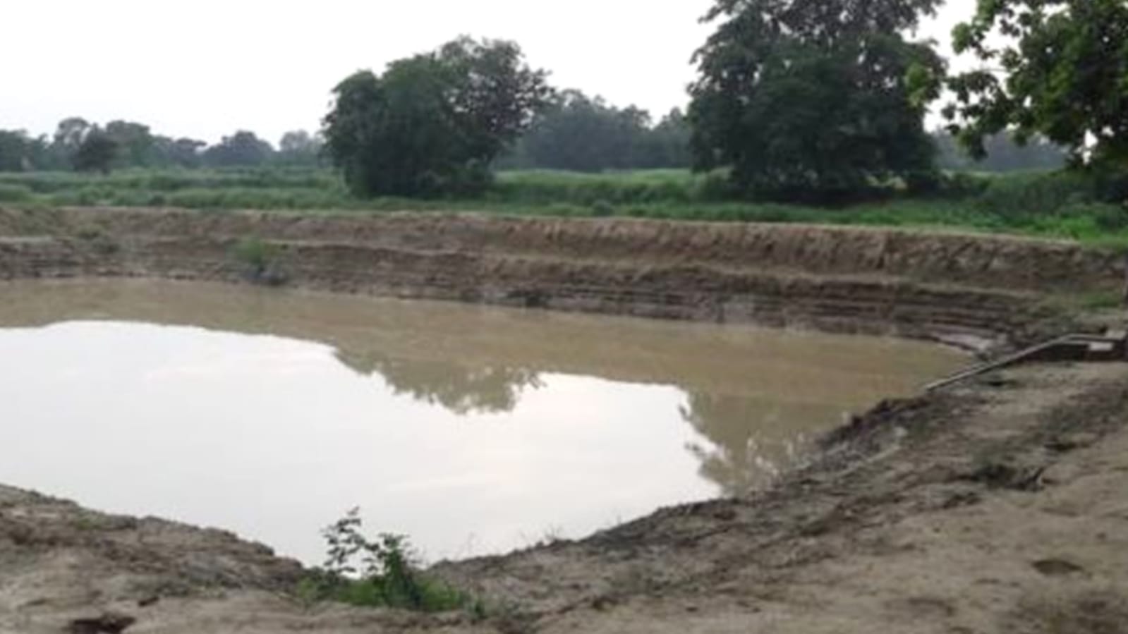 किसान कैसे बनेगें कुबेर, जब सरकारी योजनायें हो रही हैं ढेर !