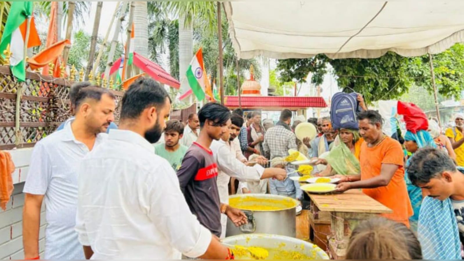 विधायक प्रकाश का भंडारा हो रहा चर्चित : गूंज रहा "जय कामता नाथ"