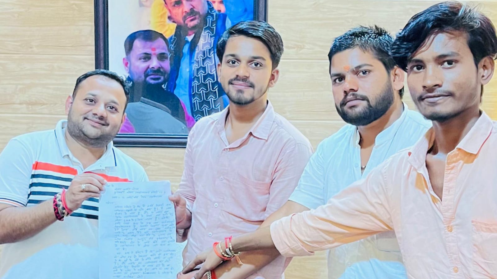 विधायक प्रकाश सीट वृद्धि हेतु राज्यपाल से करगें बात: छात्रों का प्रतिनिधि रजत को ज्ञापन