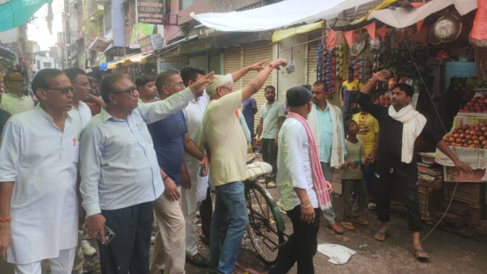 अतिक्रमण हटाओ अभियान फिर चलाया : स्थिति "तू डाल डाल मैं पात पात" पाया