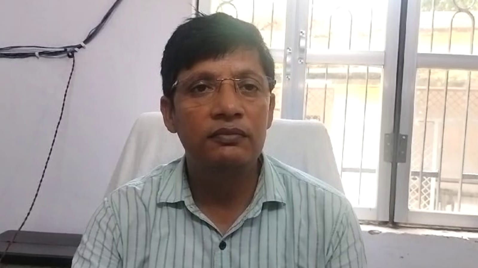बांदा में ठेकेदार नें कर लिया खेल मैदान पर कब्जा, प्रशासन की उड़ाई "खिल्ली"