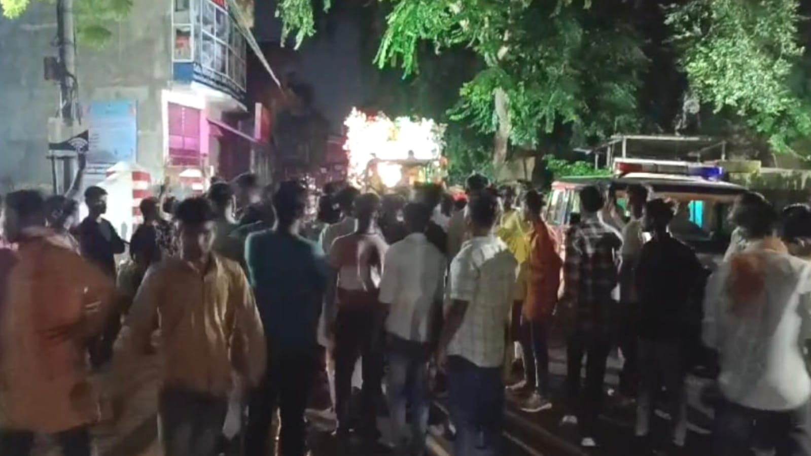 गणेश विसर्जन जुलूस पर हुआ पथराव: दो संप्रदायों में तनाव