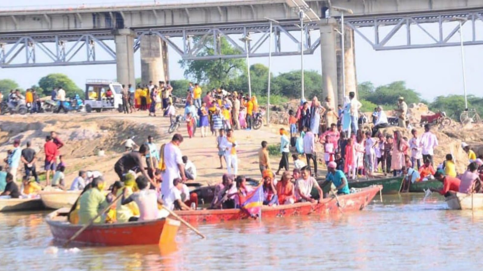 वामदेव नगरी खुशी में झूमी: जलूसे मोहम्मदी एवं विसर्जे गणेश में बही सौहार्द की बयार