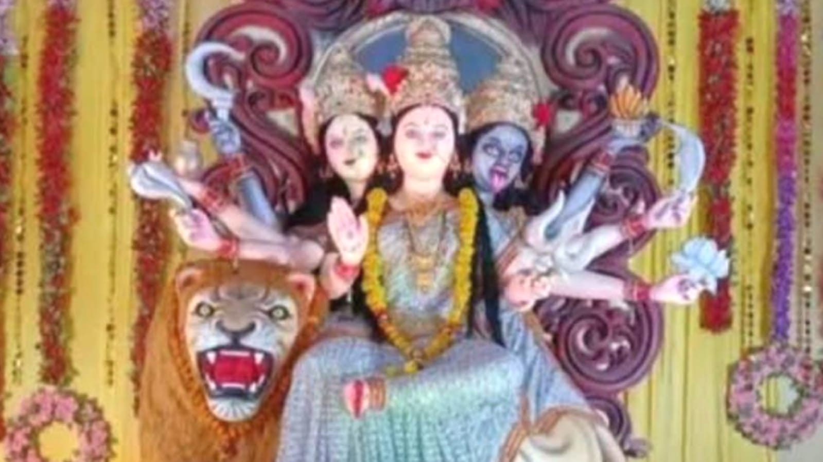 शारदीय नवरात्र शुरू: देवी मंदिरों एवं पंडालों में उमड़ी भीड़, धार्मिक आयोजनों की गूंज