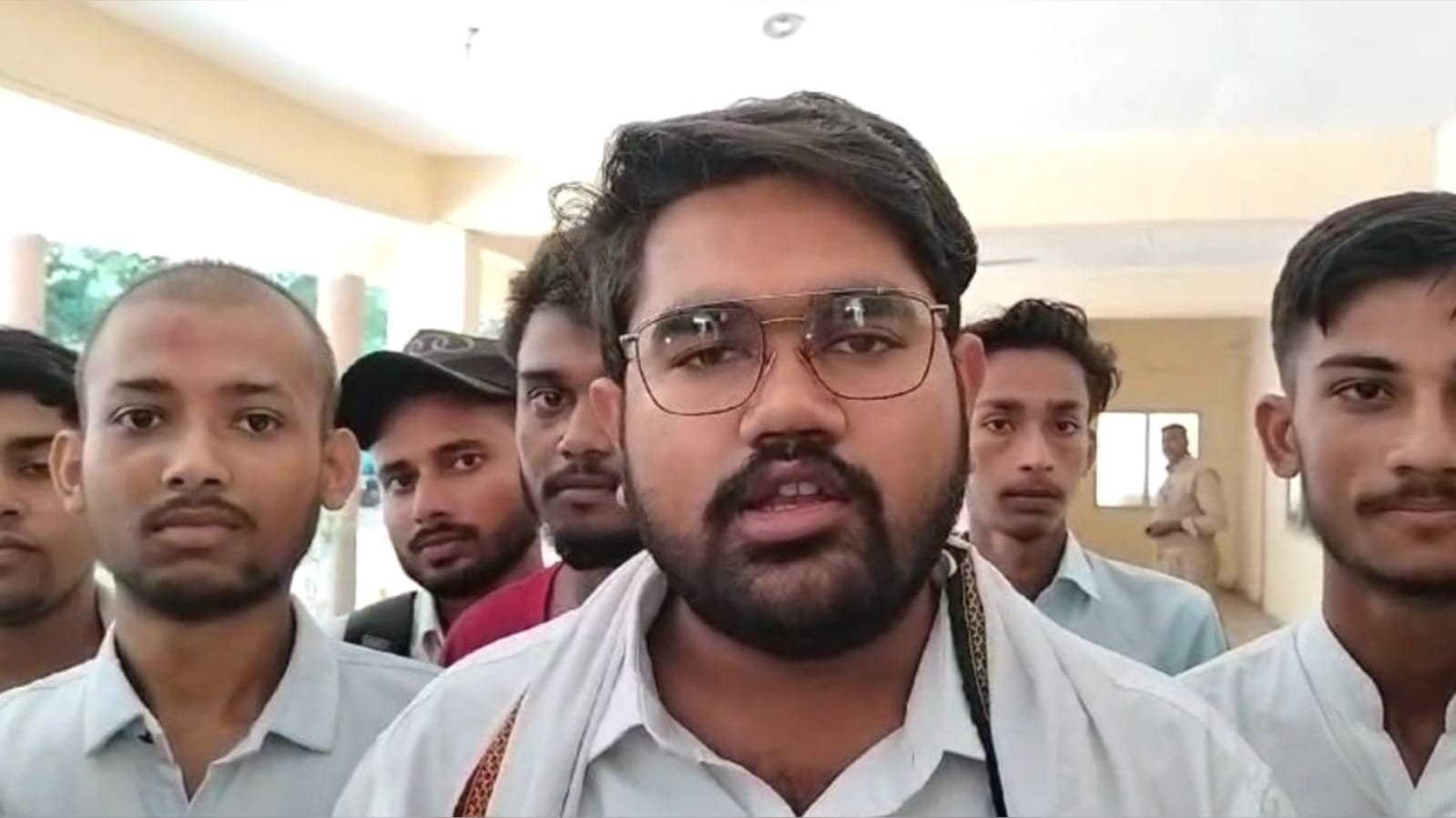 पॉलीटेक्निक में अधिकांश बच्चे फेल, एबीपी नें पुनर्मूल्यांकन शुल्क माफी को सौंपा ज्ञापन