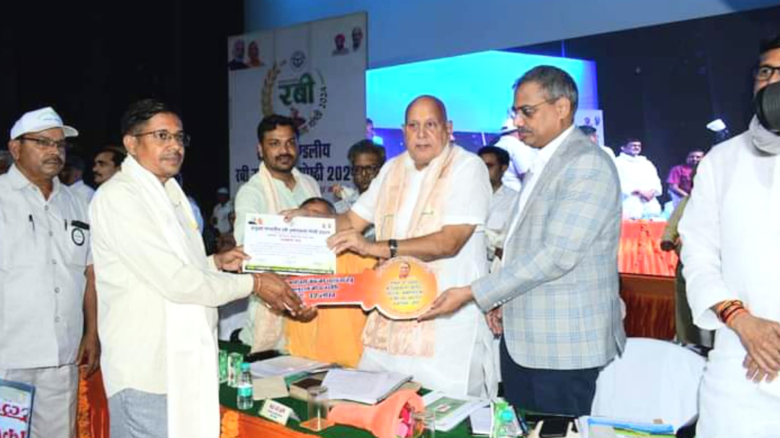 कृषि मंत्री शाही बोले बुंदेलखंड के सभी किसानों को मिलेगा सोलर पंप का लाभ