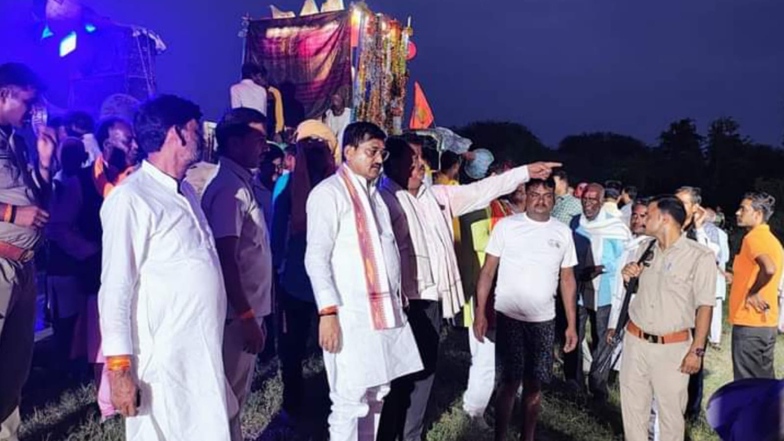 जल शक्ति राज्य मंत्री रामकेश का "नवदुर्गा महोत्सव" में सहभागिता, देवी माँ की प्रतिमाओं का किया पूजन