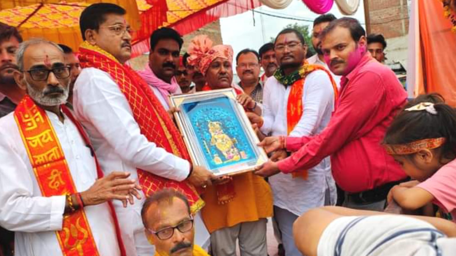 जल शक्ति राज्य मंत्री रामकेश का "नवदुर्गा महोत्सव" में सहभागिता, देवी माँ की प्रतिमाओं का किया पूजन