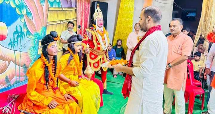 बांदा में दूसरे दिन का दशहरा : अलीगंज रामलीला का हुआ रावण वध मंचन