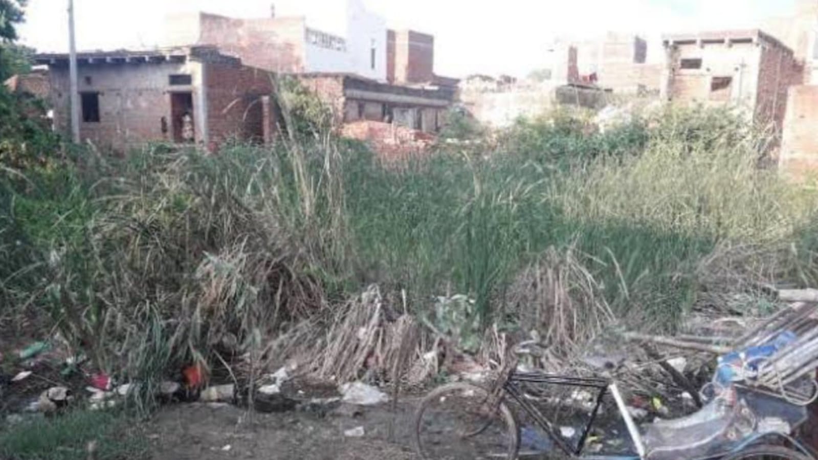 बांदा मुख्यालय के तालाब हो गये अंतरध्यान: बन गये हैं भवनधारी